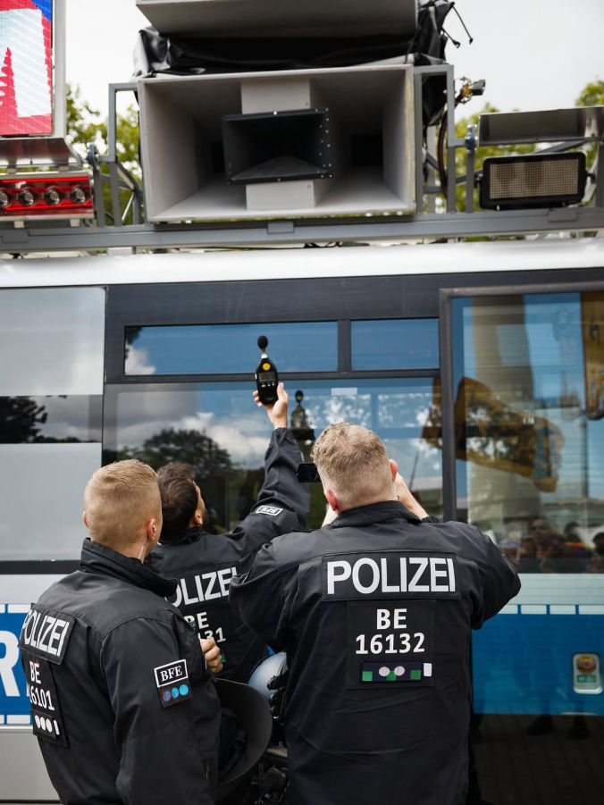 Aktionskunst und radikaler Humanismus: An die Nachwelt. Letzte Nachrichten und Zeitzeugnisse von NS-Opfern gegen das Vergessen.