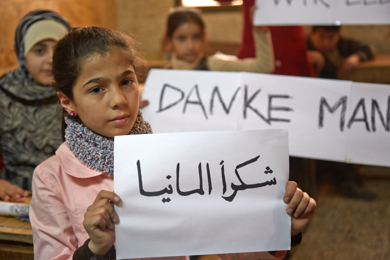Aktionskunst: Schwesig Syrische Kinder Hilfe Danke