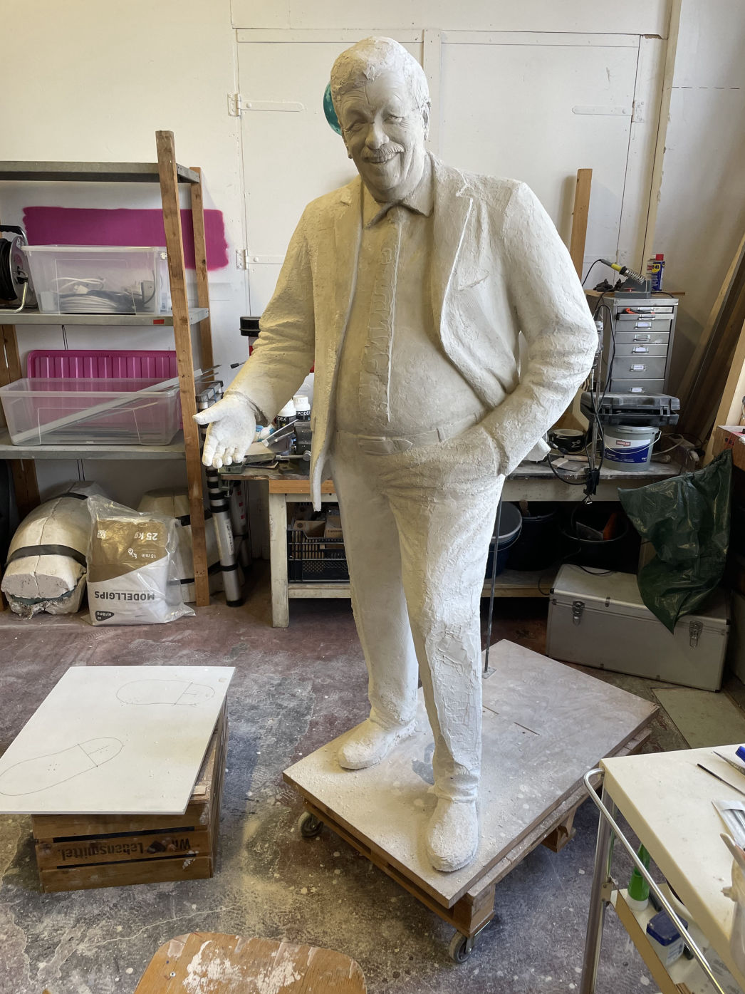 Behind the scenes: Walter Lübcke Gipsfigur