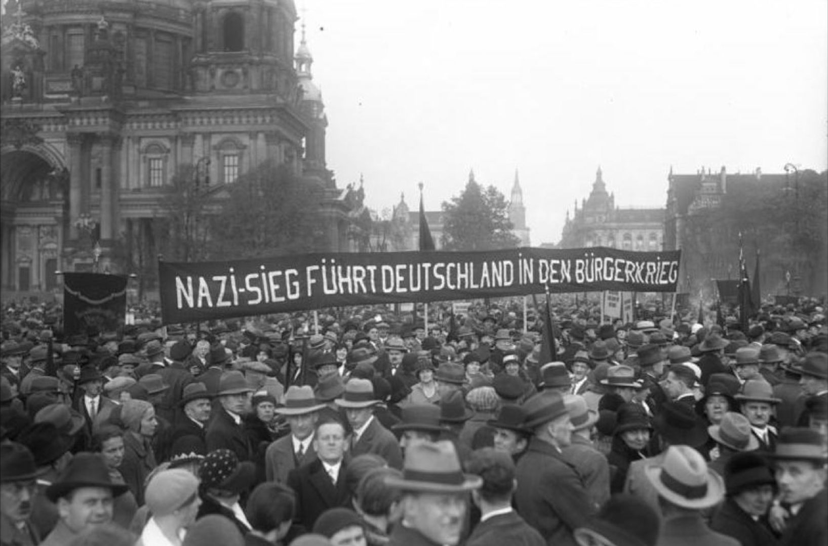 Der Nationale Geschichtsrat des Zentrums für Politische Schönheit: Bild aus der Weimarer Republik