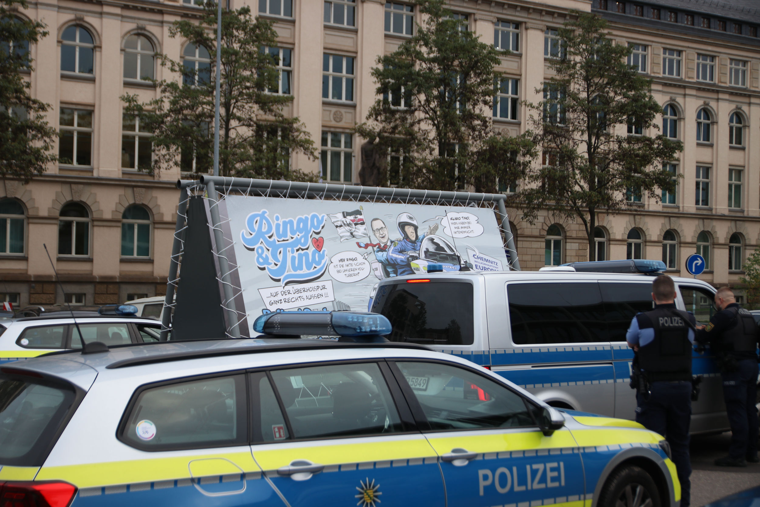 Historisches Archiv des Zentrums für Politische Schönheit. Hintergrundrecherchen der Aktionen.