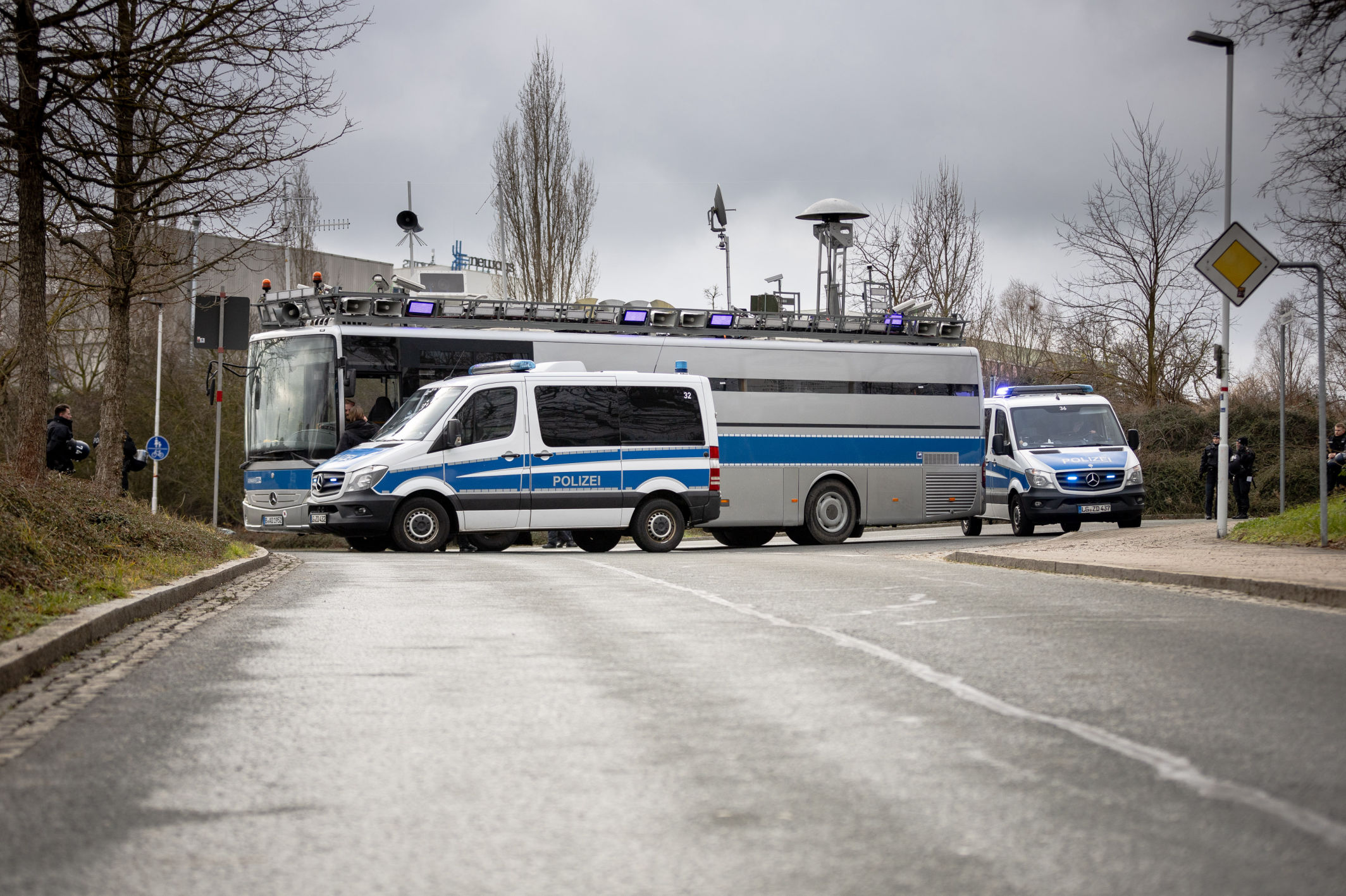 Polizei Sachsen setzt Adenauer SRP+ in Riesa fest