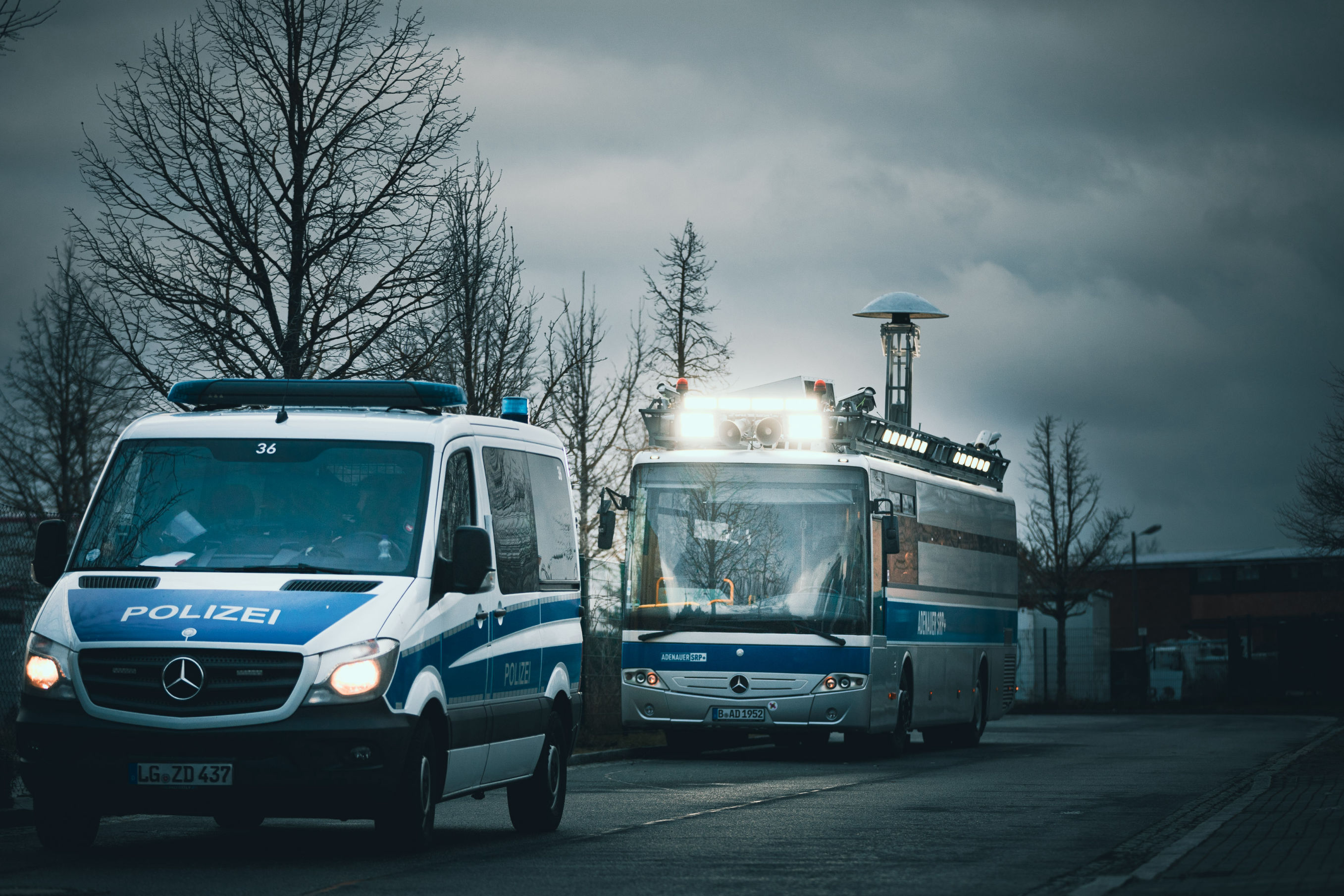 Neue Aktion des Zentrums für Politische Schönheit. AfD. Wiederstand. Der Adenauer Bus