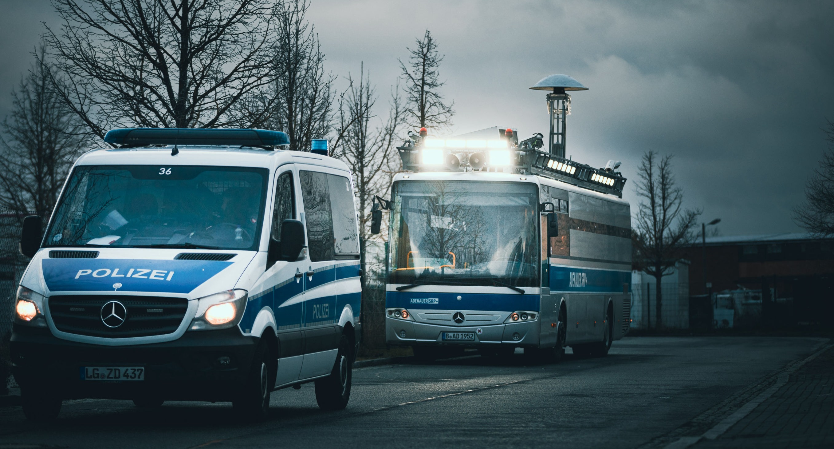 Neue Aktion des Zentrums für Politische Schönheit. AfD. Wiederstand. Der Adenauer Bus
