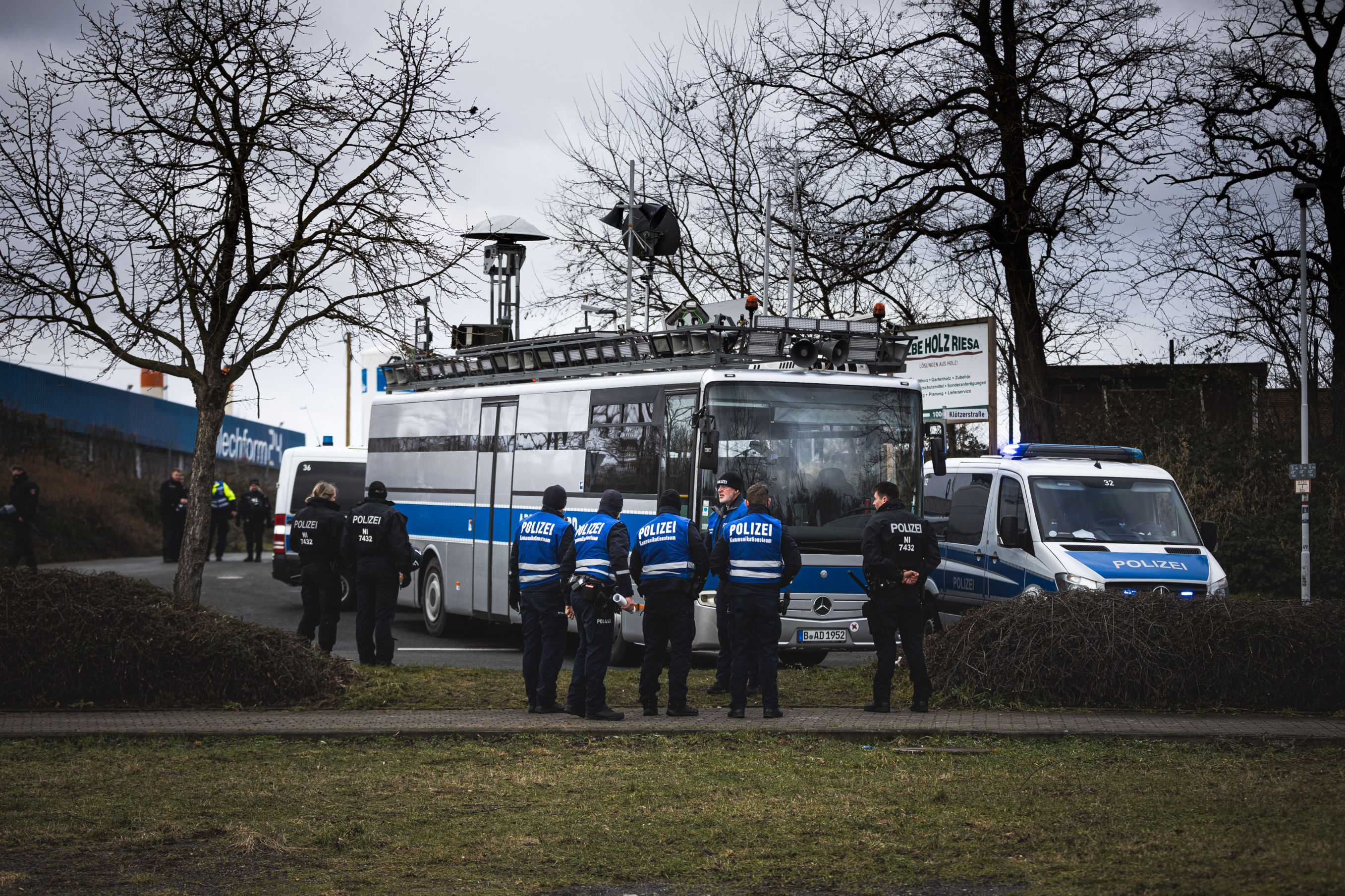 Polizei Sachsen setzt Adenauer SRP+ in Riesa fest