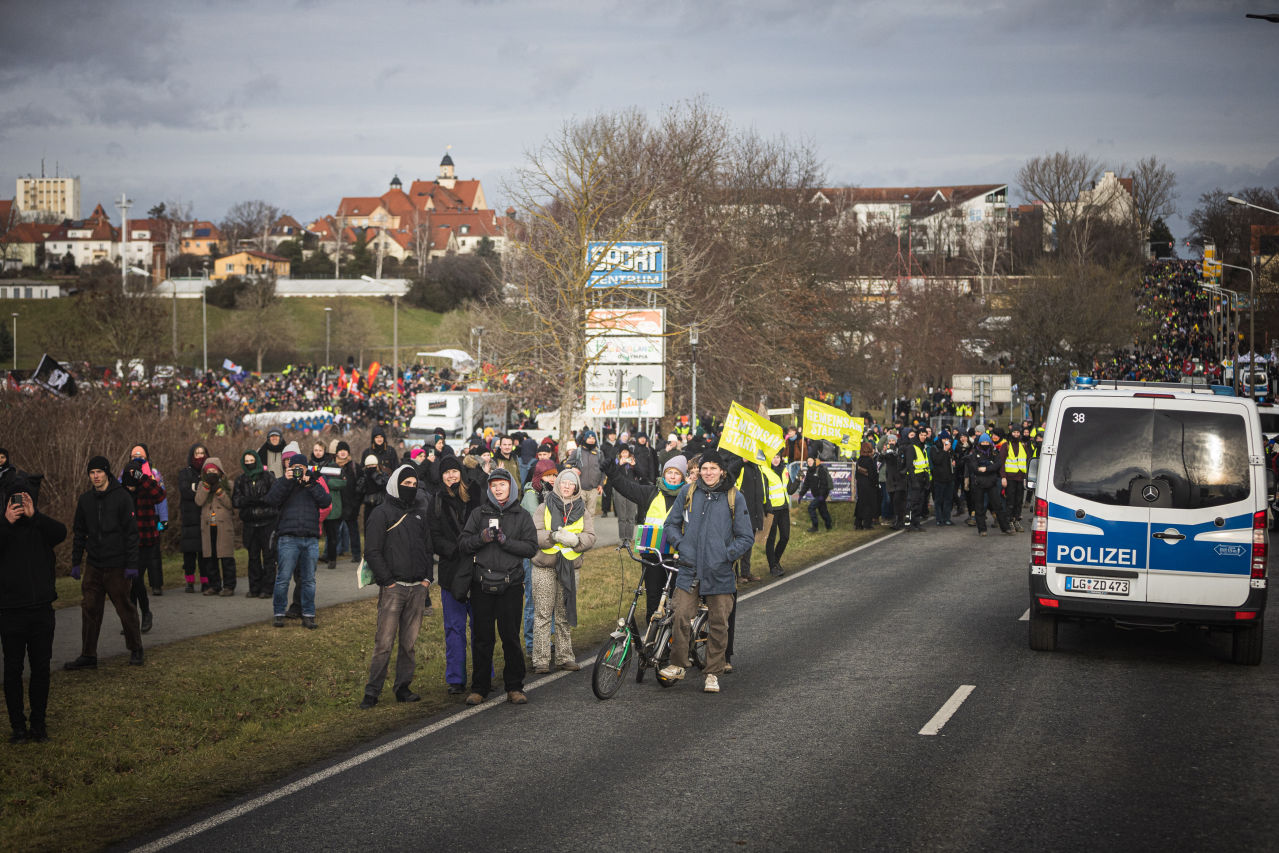 Der Adenauer SRP+ in Riesa auf der Demo gegen den AfD Parteitag